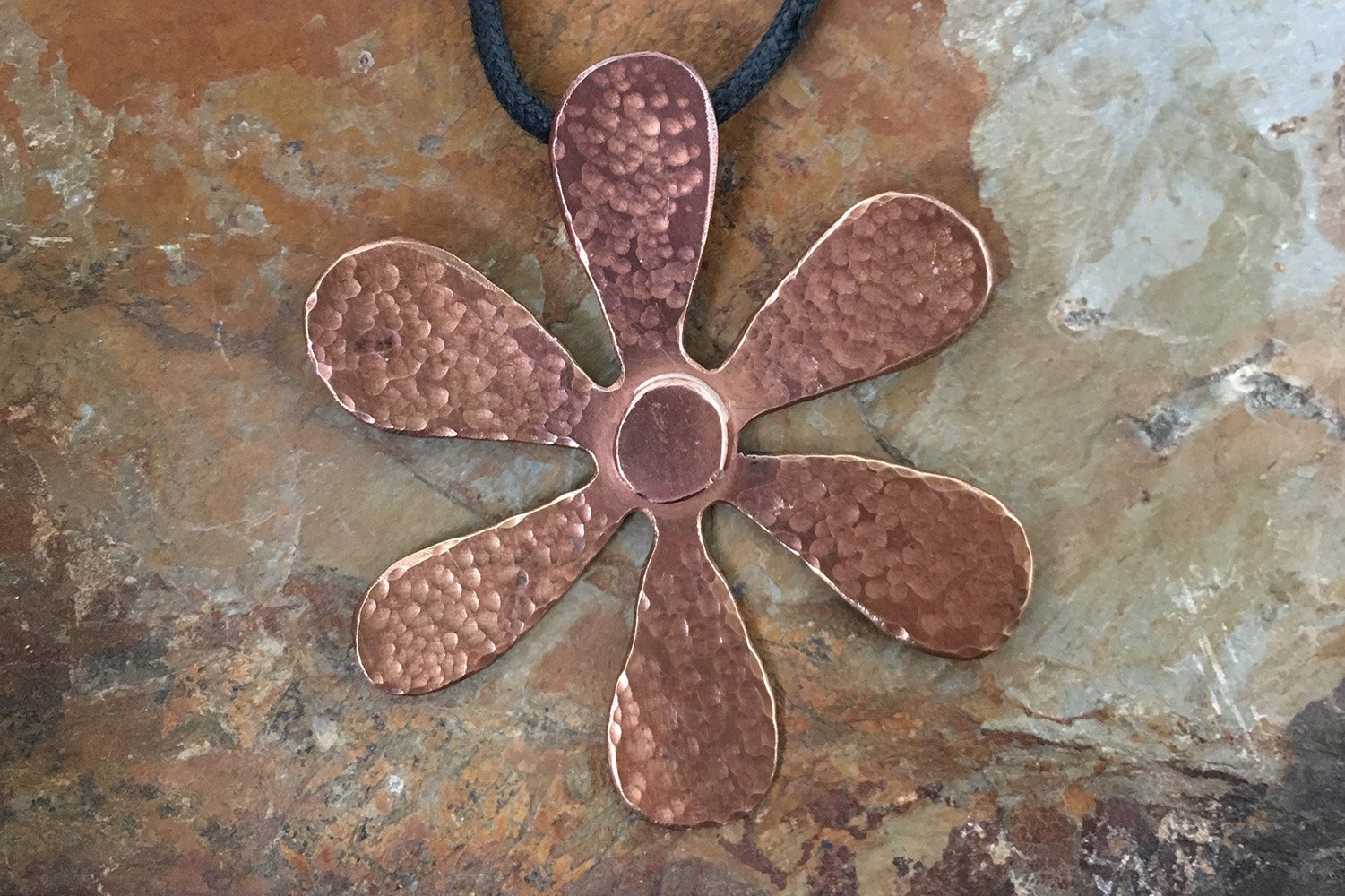 Pendant 06